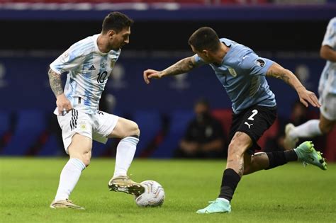 Oct 11, 2021 · Argentina vs Uruguay will be shown live on Premier Sports 1 in the UK, with coverage beginning at midnight. Team news. Emiliano Martinez, Cristian Romero and Giovani Lo Celso look set to start for ...